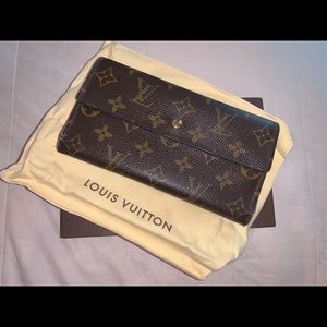 Louis Vuitton Portfoil International wallet